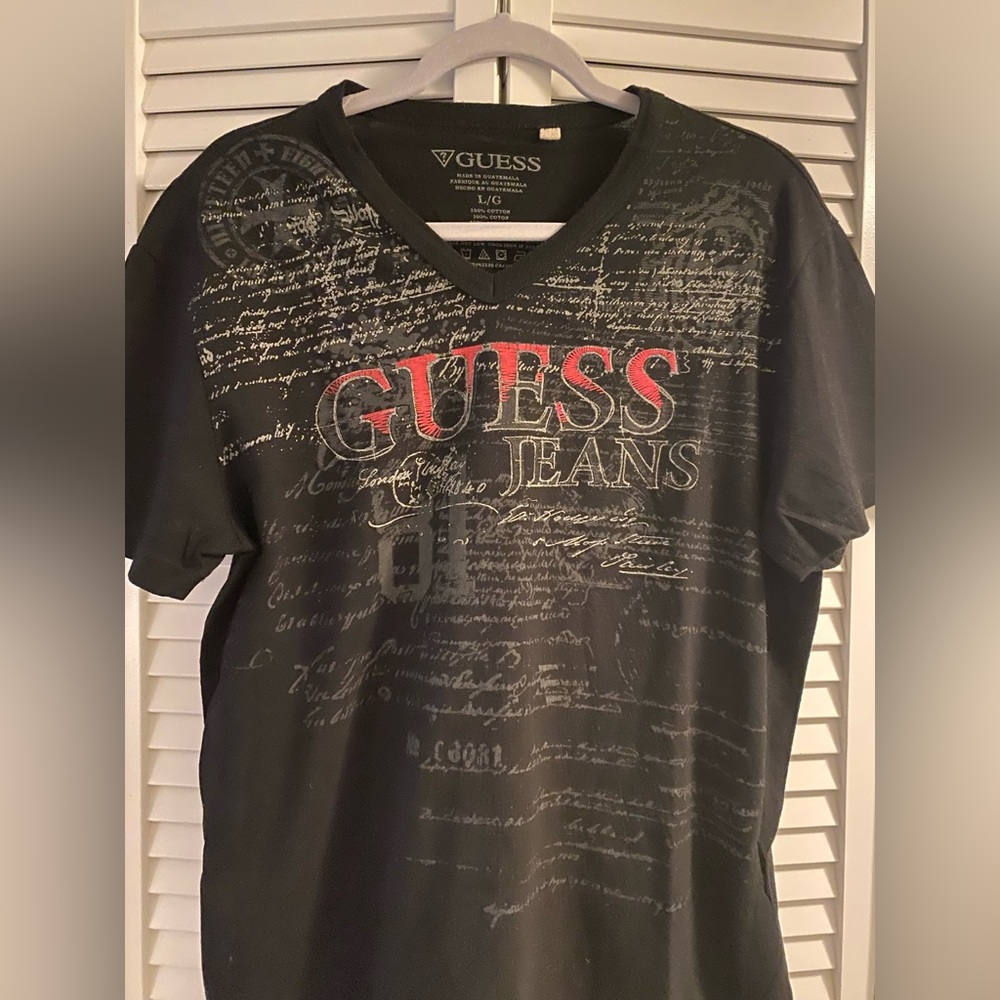 Men Guess t shirt, size L